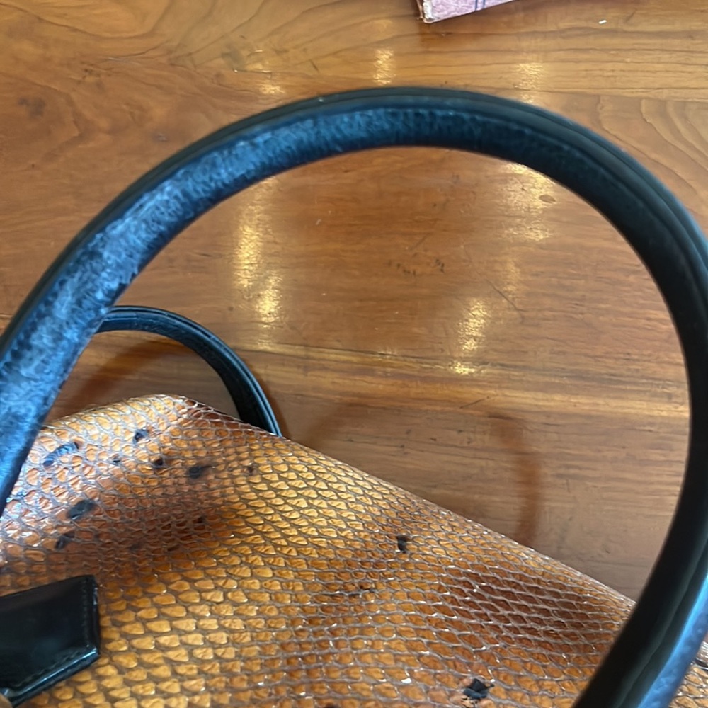 Kelly Wynne Authentic Snakeskin Purse - Picture 11 of 14